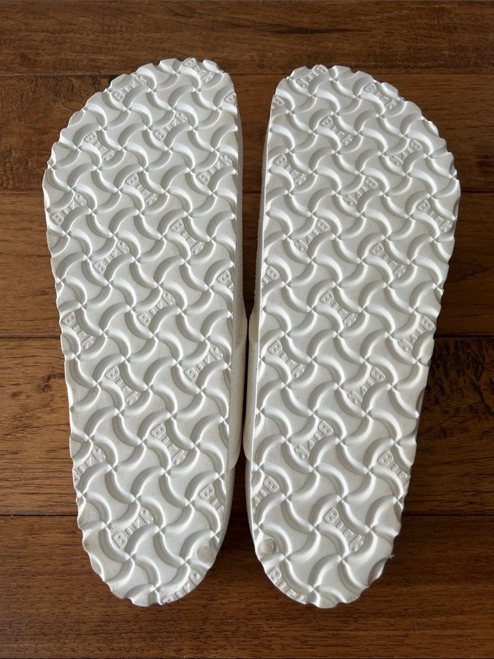 Birkenstock honolulu essentials